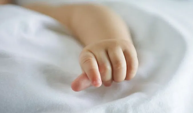 На Волині померла дворічна дівчинка: батьки звинувачують лікарів