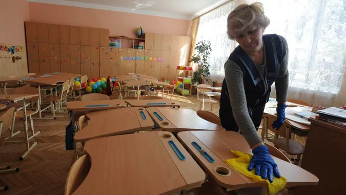 Діти підуть до школи 1-го вересня, – головний санітарний лікар