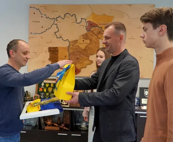 На Волині привітали звільненого з полону Захисника Михайла Боденка