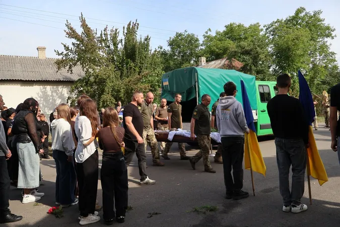 На Волині громада провела в останню путь військовослужбовця Леоніда Фищука (фото)