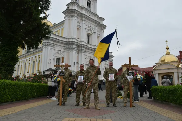У Луцьку попрощалися із загиблими на Донеччині Олександром Чируком та Іваном Литвіном