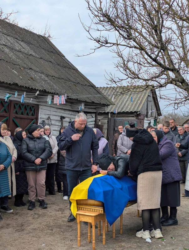 Вважався зниклим майже два роки: на Волині попрощалися з 23-річним Героєм Дмитром Шудрою (фото)
