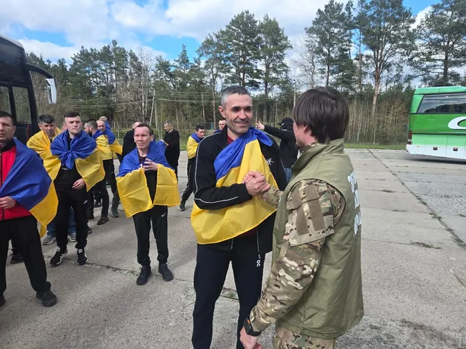 Відбувся новий обмін військовополоненими – 193 українських воїни нарешті вдома