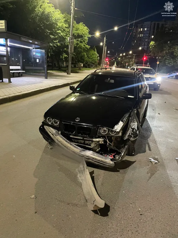 У Луцьку на Київському майдані водій BMW в'їхав в Kia: деталі від поліції (фото)