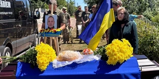 У Нововолинській громаді попрощались із 45-річним Героєм Василем Зарембою (фото)
