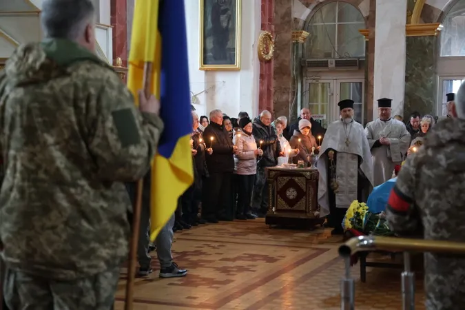 У Луцьку в останню дорогу провели захисника Сергія Ткача