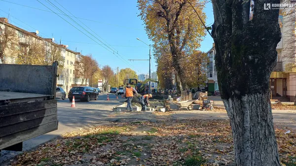 На проспекті Волі у Луцьку облаштовують зупинки