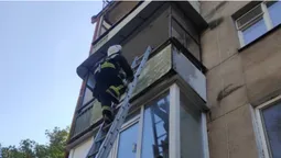 У Луцьку визволили літню жінку, яка через травму не могла відчинити квартиру