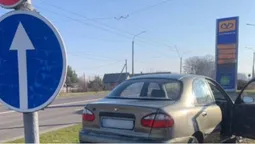 У Луцьку – аварія: п'яний водій в'їхав у заправку (фото)