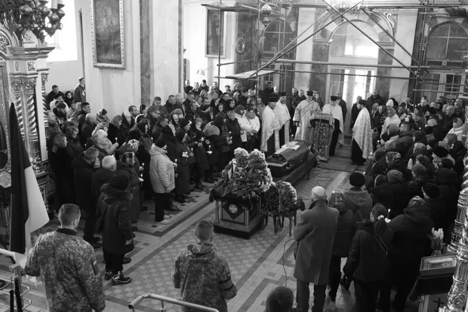 Загинув на Донеччині: у Луцьку попрощалися з розвідником Едуардом Ковальчуком (фото)