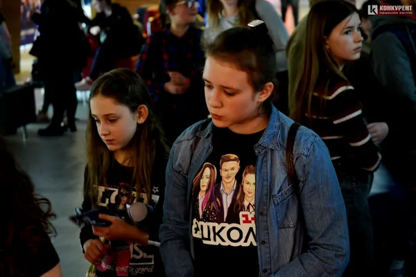 Не шкільні пристрасті: у луцькому «Промені» відбулася фан-зустріч із акторами «Школи» (фото)