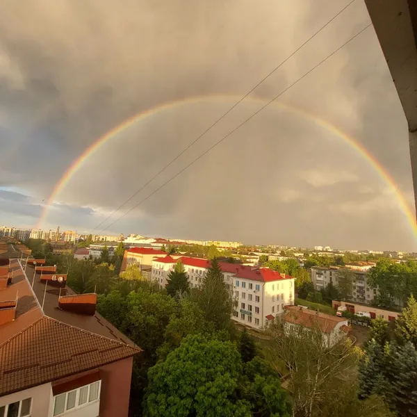 Над Луцьком після зливи засяяла подвійна веселка (фото)
