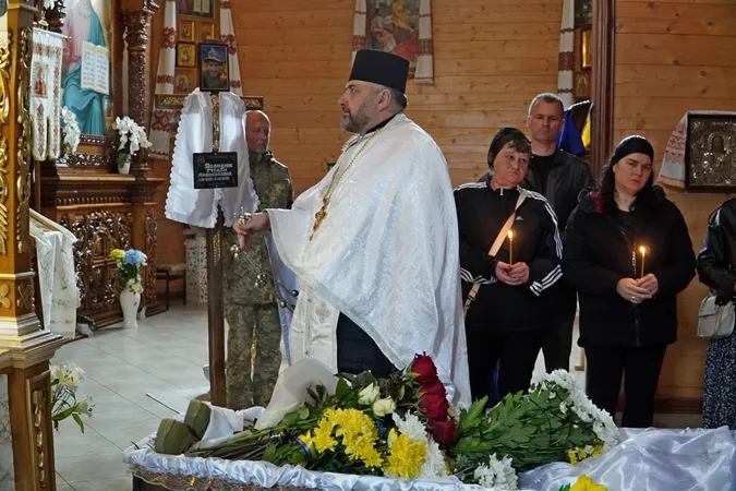 На Волині попрощалися з Героєм Русланом Давидюком (фото)