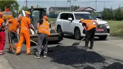 У Луцьку почали ремонтувати аварійні ділянки доріг (фото, відео)