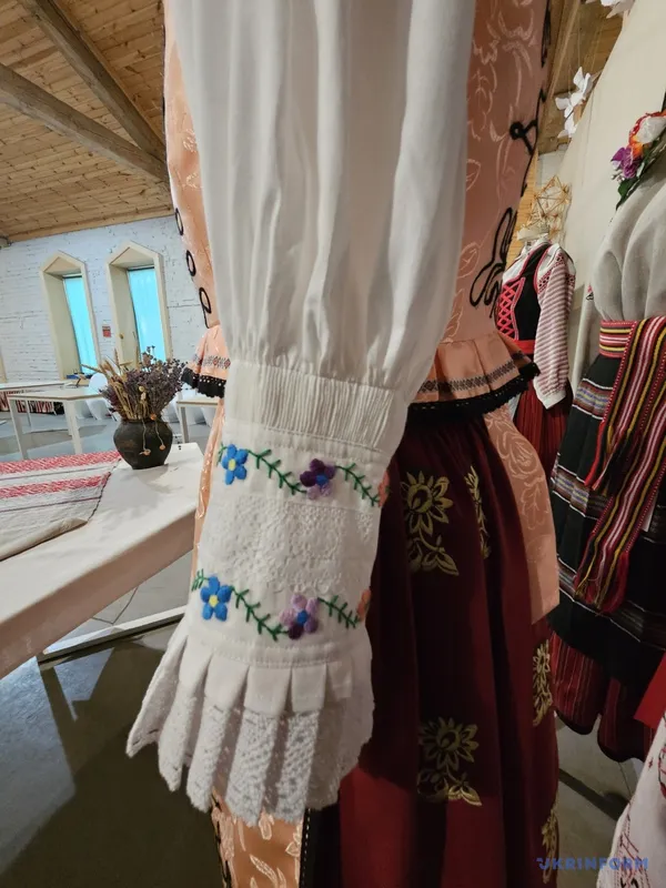Волинські хати, серпанок і вареники з сомом: «Ладомирія» відтворює культуру Великої Волині