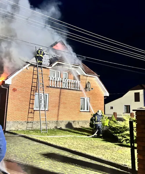 У Любомлі горів житловий будинок (фото)