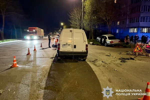 Постраждали двоє дітей: у Рівному сталася аварія (фото)
