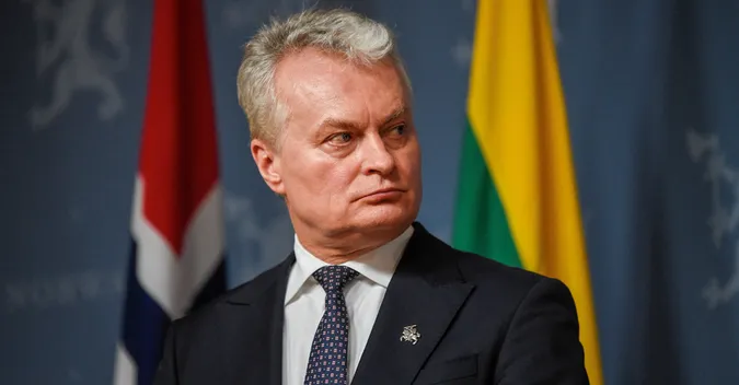 Корупція в Україні впливає на постачання зброї, – президент Литви