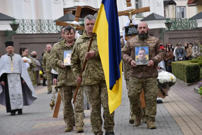 У Луцьку попрощалися з Героями Валентином Кравцем та Максимом Діковим (фото)