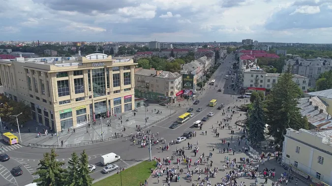 Відома явка виборців Луцька станом на 15:00