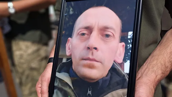 Назавжди 44: у Ковелі провели в останню дорогу захисника Віталія Півня (фото)