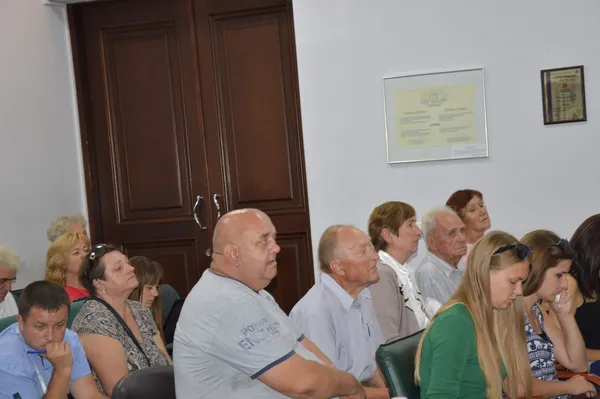 Люди  прийшли добиватись справедливості за свої гаражі