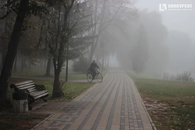 Туманний ранок у Луцьку: 30+ атмосферних фото