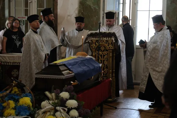 У Луцьку провели в останню дорогу полеглого воїна Сергія Четверикова (фото, відео)