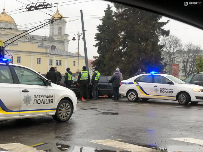 У центрі Луцька – аварія: утворився великий затор (фото)