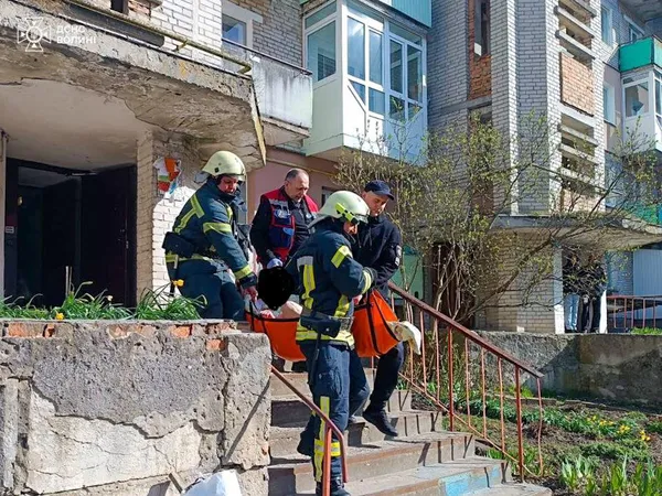 На Волині рятувальники допомогли жінці з інвалідністю, яка не могла відчинити двері