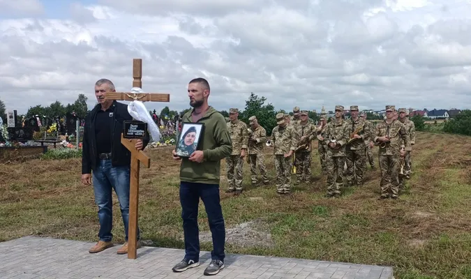 Без батька лишилася 4-річна донька: у Луцькому районі попрощалися із Гнатом Валерою (фото)