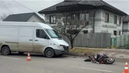 У Ковелі бабуся на скутері протаранила бус (фото, відео)