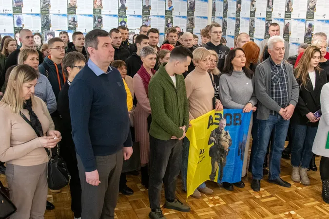У Луцьку відкрили виставку «Полк «Азов» – янголи Маріуполя» (фото)