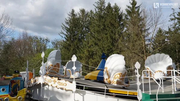 Атракціони в центральному парку Луцька: що працює і скільки коштує