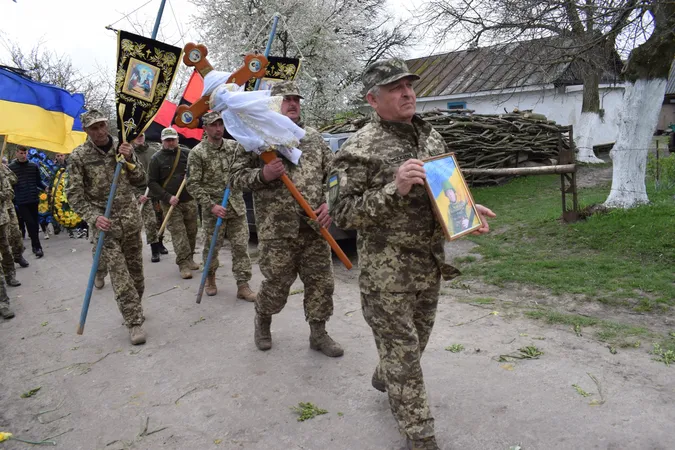 На Волині попрощалися з воїном, який загинув під Бахмутом (фото)