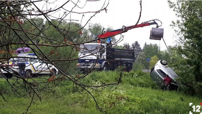 У Ківерцівському районі авто злетіло в кювет (фото)