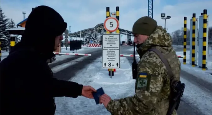 Українським чоловікам 18-60 років не дозволятимуть виїхати за межі країни