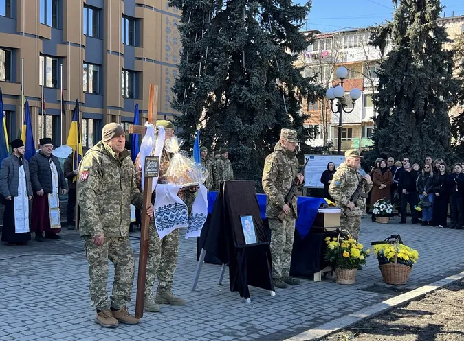 Пів року вважався зниклим: на Волині попрощалися з Героєм Анатолієм Нестеруком (фото)