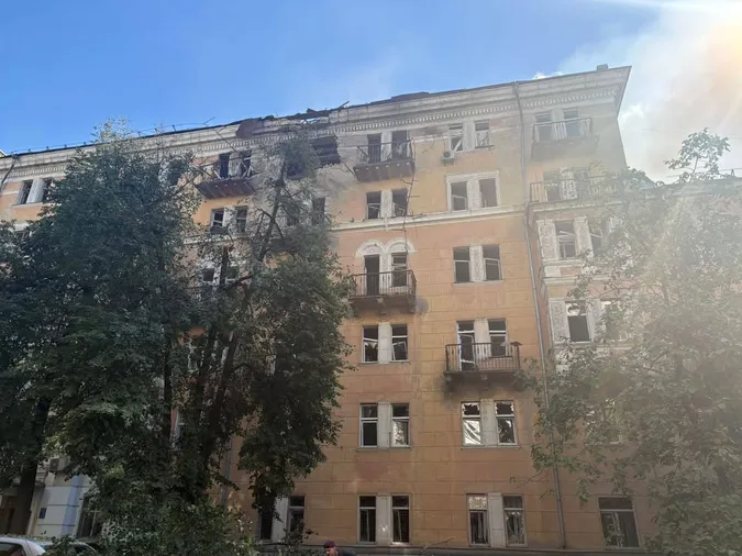 Росія вдарила «Шахедом» по університету в Києві, коли тривали заняття, – Зеленський