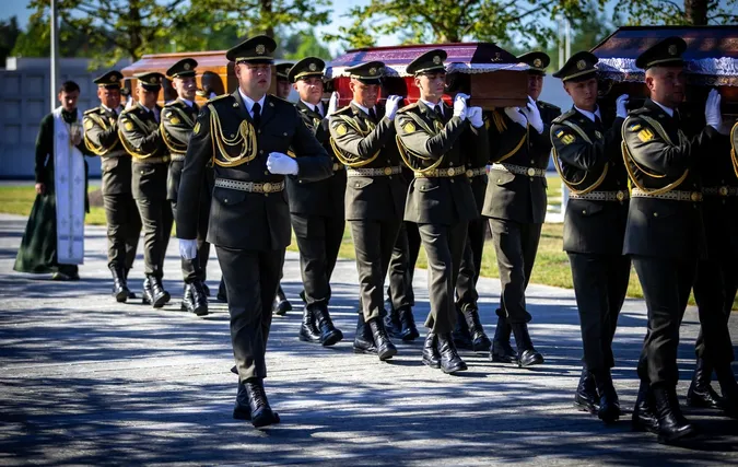 Тарас Шкітер узяв участь у похованні 12 воїнів, чиї імена поки невідомі