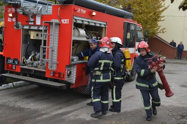 Пожежники евакуювали студентів луцького «політеху» (фото)