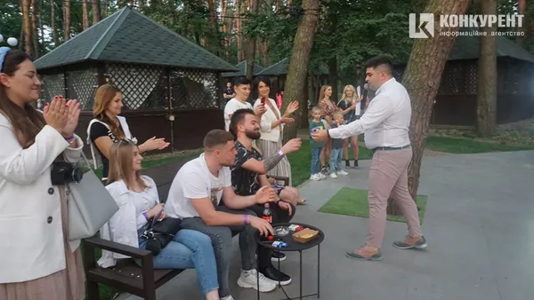 Дискотека, жарти та подарунки: у Луцьку відсвяткували Makis Fest*