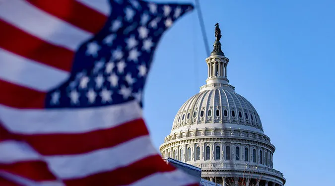«Бездомна національність»: США не хоче видавати візи росіянам