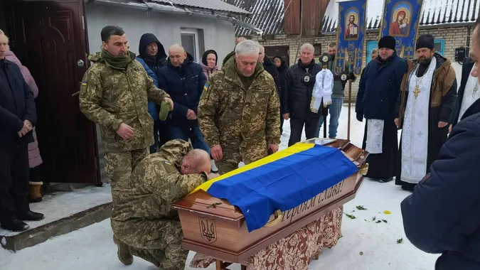 На Волині провели в останню дорогу 34-річного солдата Олександра Удота (фото)