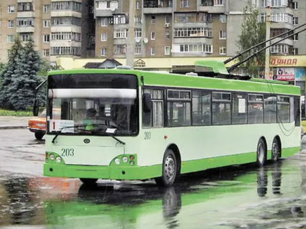 Чи готові лучани платити більше за проїзд у тролейбусі: опитування