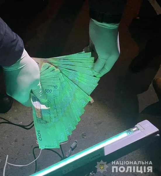 На Волині на хабарі затримали армійського офіцера (фото, відео)
