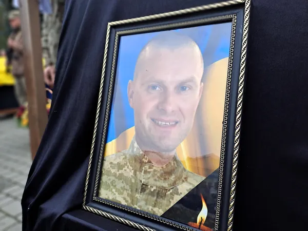 На Волині провели в останню путь військових Олександра Гнатюка, Ігоря Карпука та Романа Йовика (фото)