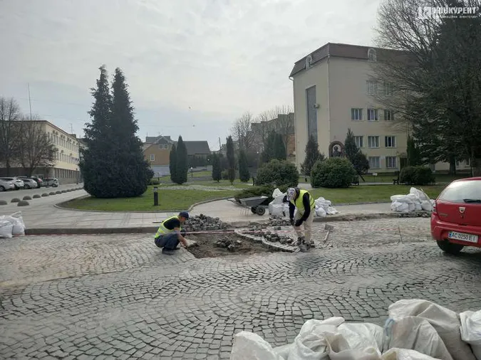 «Або переробляти, або давати якісь гарантії», – Наход про перекладання бруківки на вулиці Богдана Хмельницького