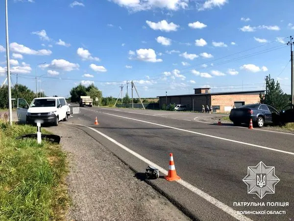 Обгін на перехресті: біля Луцька – аварія за участю трьох авто (фото)