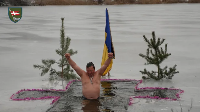 Молитва і занурення: бійці Волинської бригади відзначили Водохреще (фото)